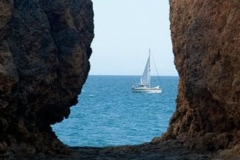 Met een zeilboot langs de Algarve kust, ideaal om van alles te genieten.