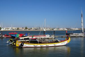 Langs de kade van de havenstad Portimao zijn vele mogelijkheden en een bootreisje te maken.
