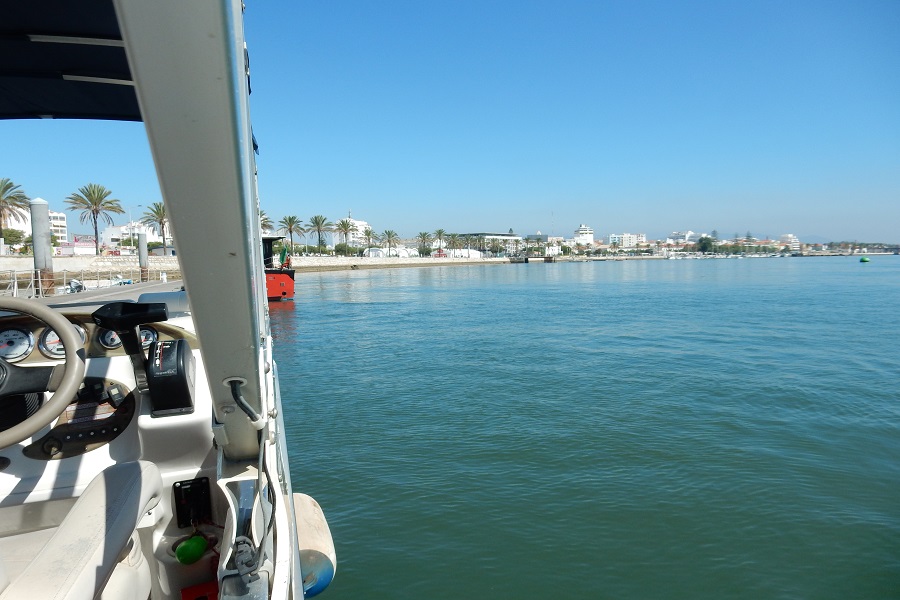 Vanuit Portimao zijnh vele boottochten te maken. Niet alleen over de Oceaan, maar ook stroomopwaarts.
