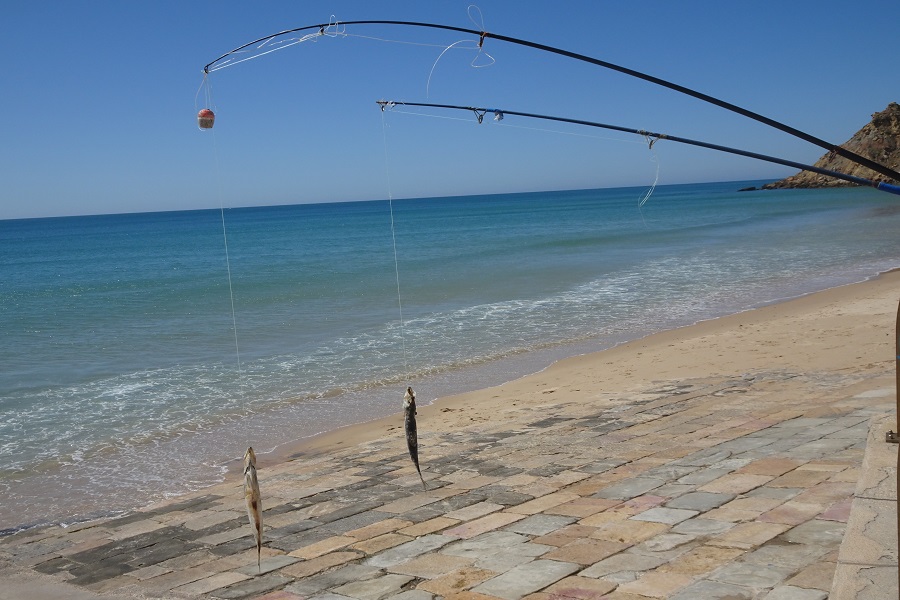 Een plaatje uit Salema. Schitterend strand, mooie omgeving in de Algarve.