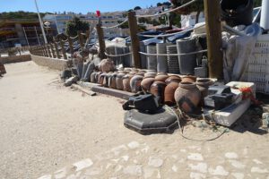 Potten voor de vangst van inkvis. Een lekkernij in de vele visrestaurants in Armacao de Pera of Ferragudo