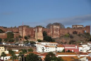 Historisch kasteel van Silves, de vroegere hoofdstad van ded Algarve. Nu Faro